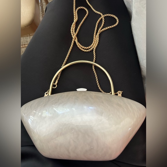 COPY - ZARA PEARL MINAUDIERE BAG - Cult Gaia vibes - Picture 6 of 6